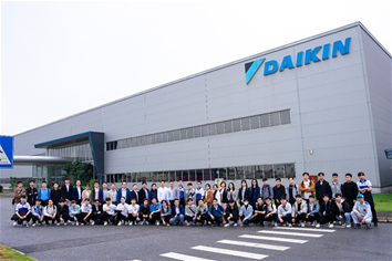 Sinh viên ngành Kỹ thuật Nhiệt tham gia chương trình Daikin scholarship - Factory tour 2024