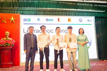 Lễ trao Chứng nhận học bổng Năng lượng tương lai và chuyến thăm quan nhà máy Nhiệt điện AES Mông Dương II